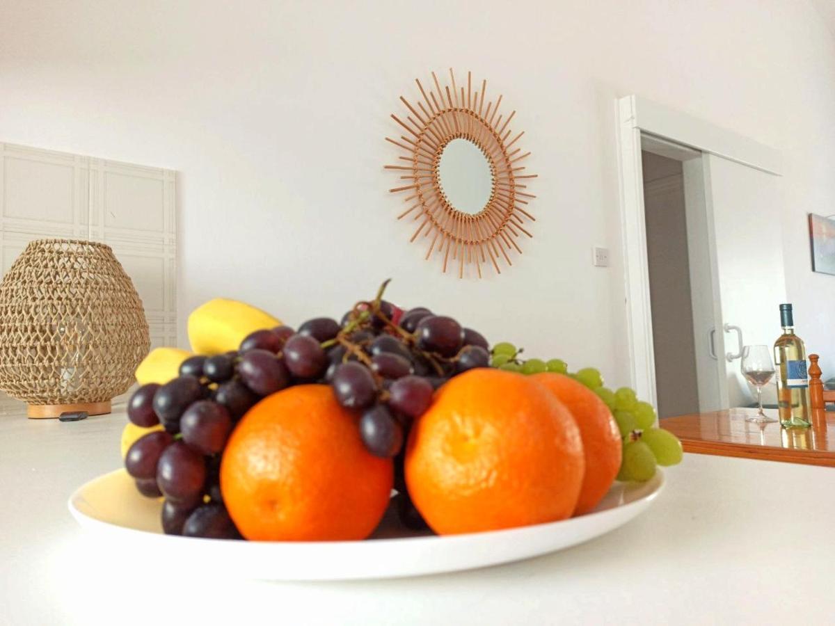 The Salnik Beach Apartment Limassol Exteriör bild