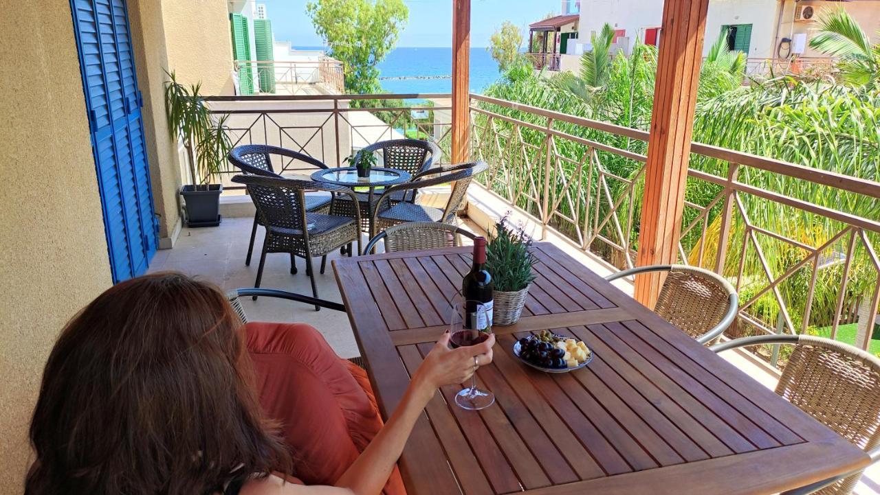 The Salnik Beach Apartment Limassol Exteriör bild