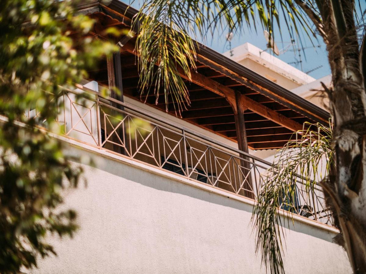 The Salnik Beach Apartment Limassol Exteriör bild